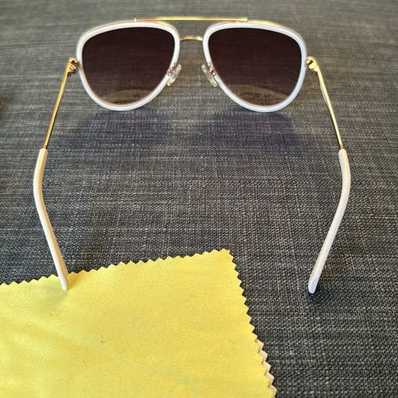 Quay ALL IN white frame/brown fade lenses NWT - Picture 6 of 8